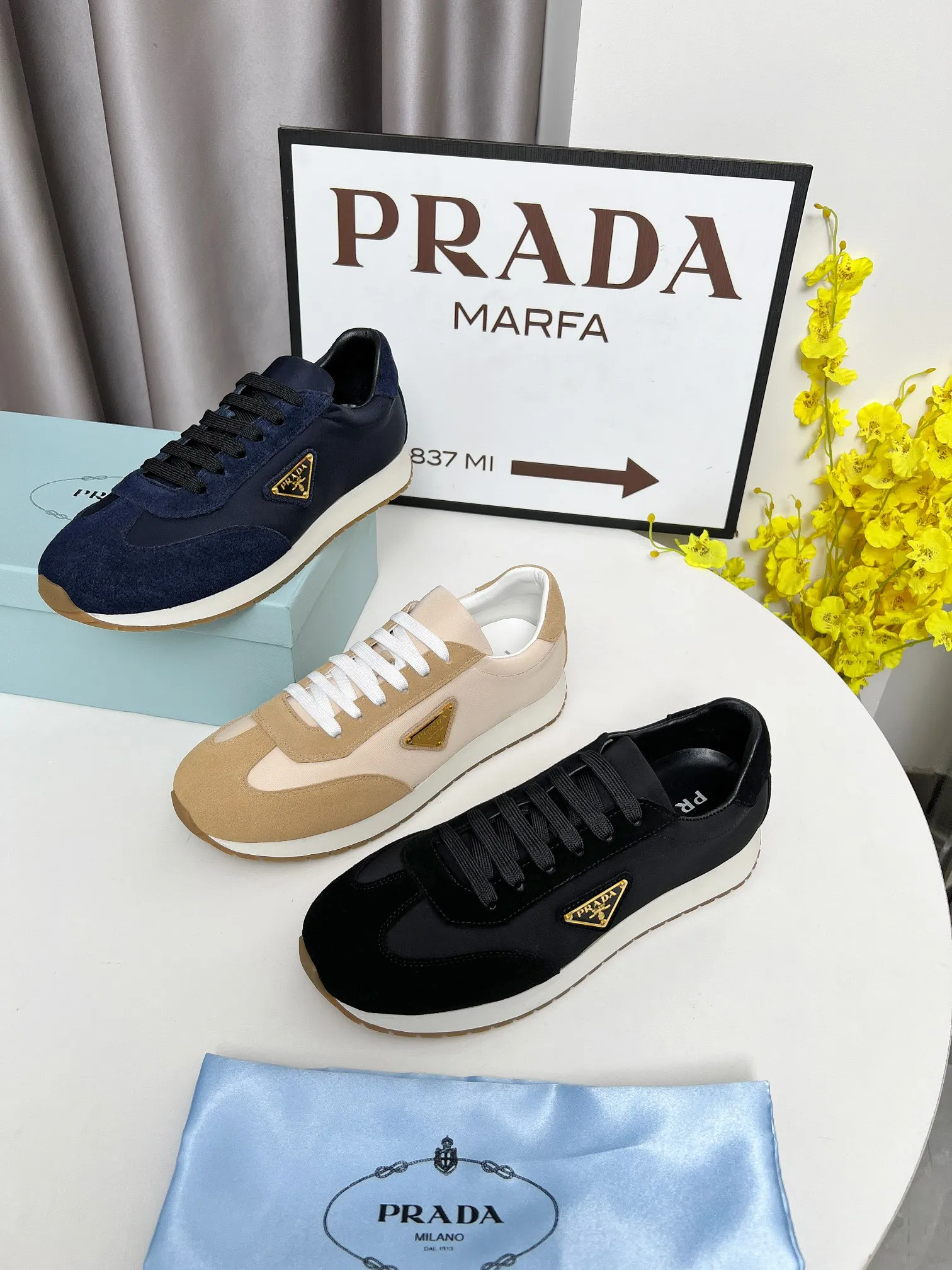 💕💕Factory direct selling price p520💕💕 The new PRADA (Prada) men's and women's high-top counters are launched simultaneously, 😘👍🏿The original open-molded anti-slip PU outsole, exquisite lines, simple and elegant, super comfortable and high-end on the foot, suitable for leisure travel. Number of yards: 35 to 45. (Can be customized 38.45.46.